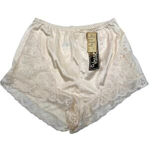 Vassarette Vintage Size 5 Lace Trim NWT Hi Waist Boy Short Beige Nylon Panties